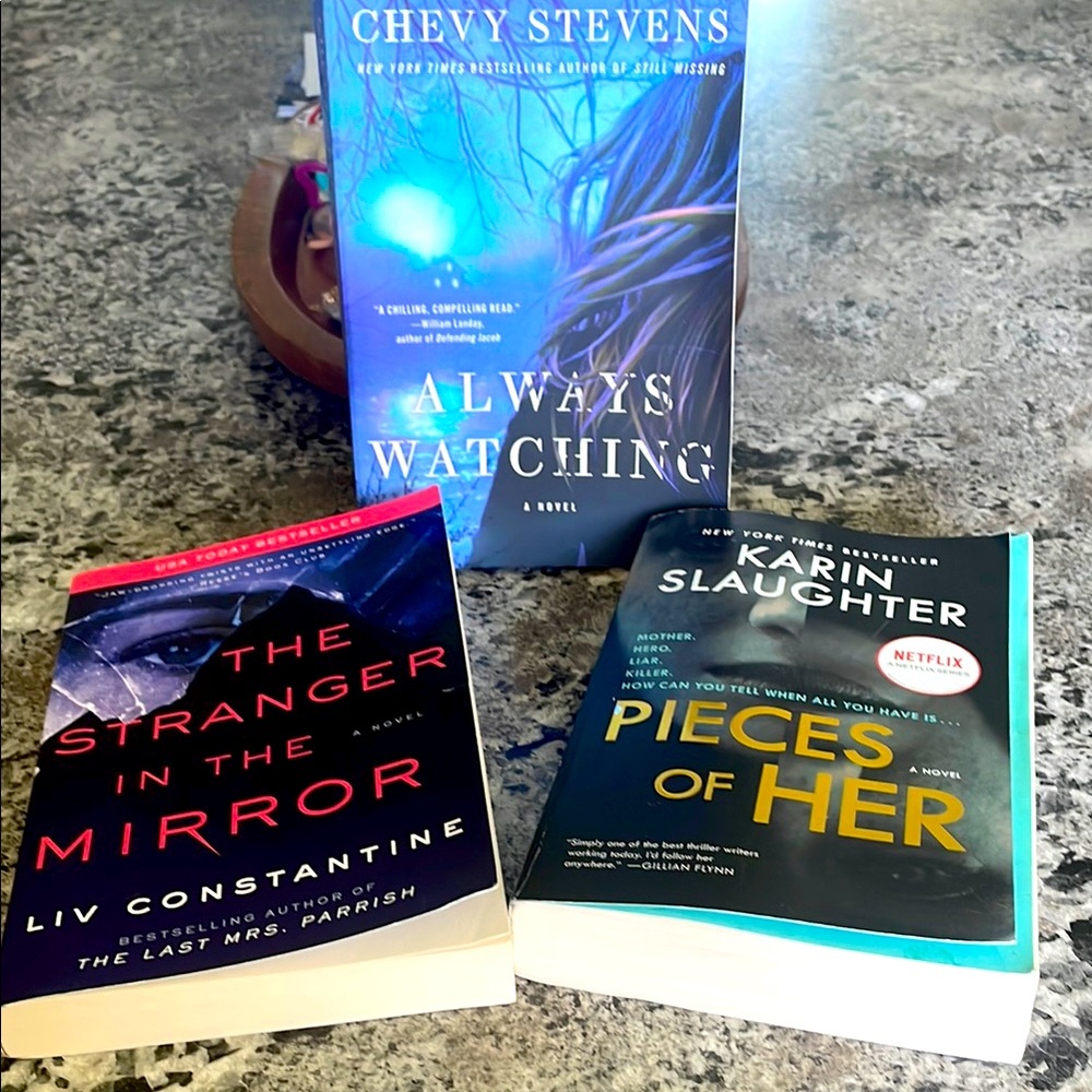 Books 3-Books The Stranger In The Mirror, Always Watching & Pieces of Her